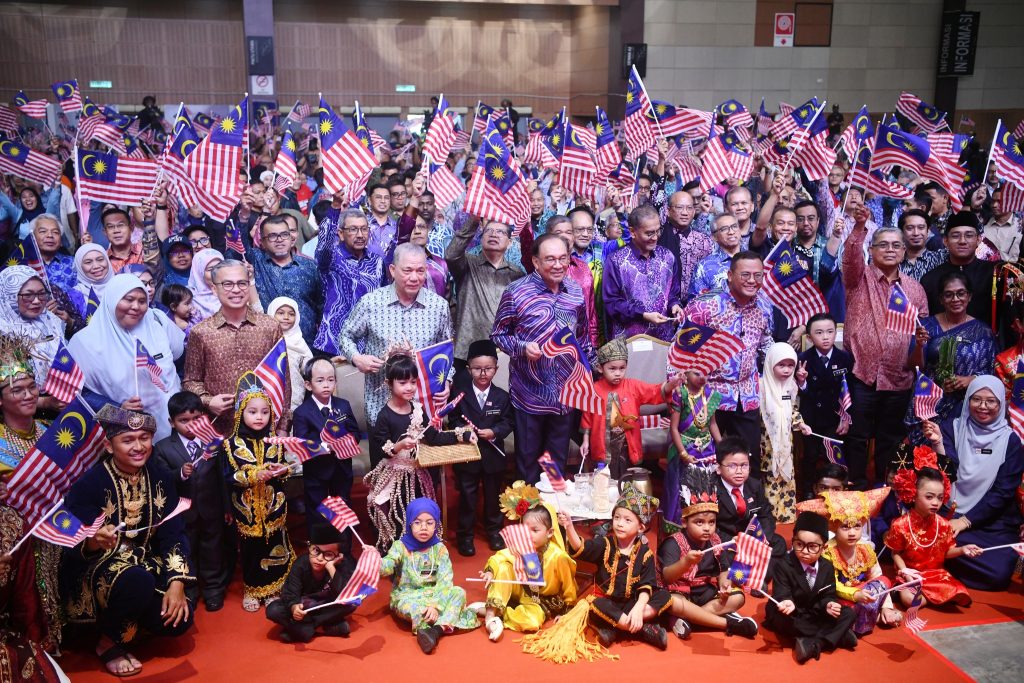 Merdeka sebenar bebas rasuah, penyeludupan dan kartel -PM