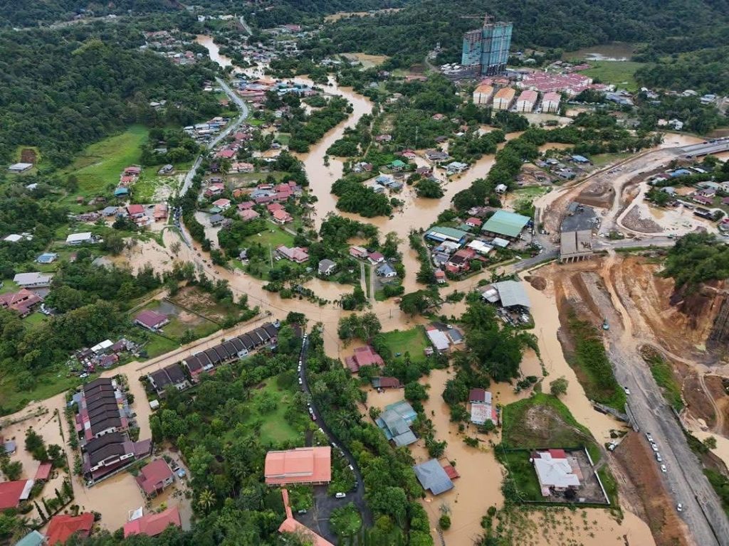 Mangsa banjir di Sabah hampir cecah 3,000,  kematian 13