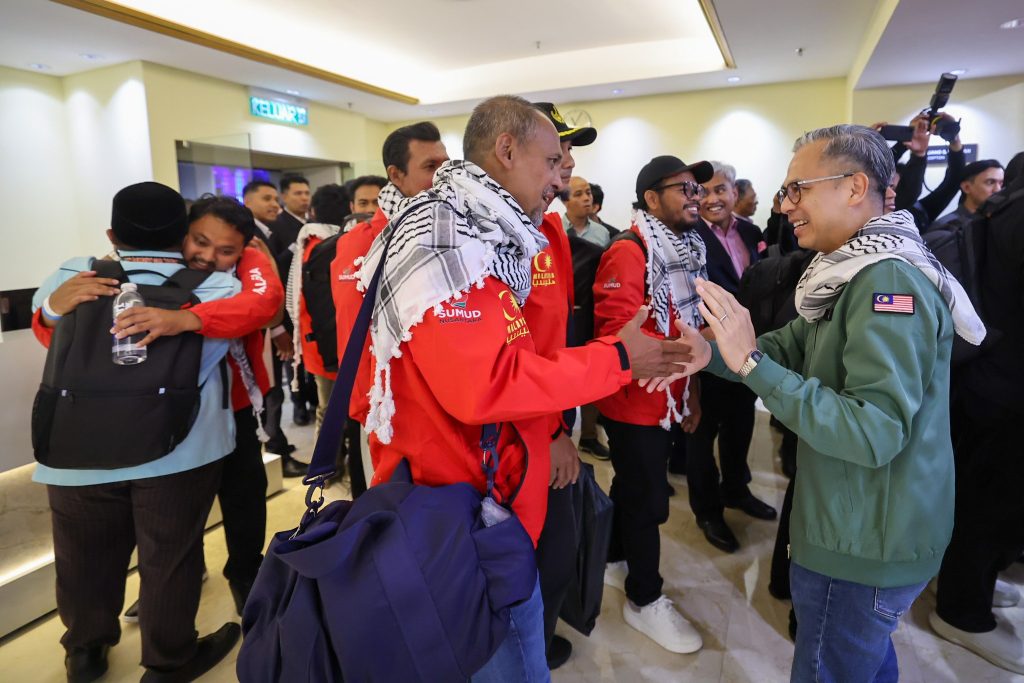 Telefon bimbit simbol penghargaan terhadap keberanian – Fahmi