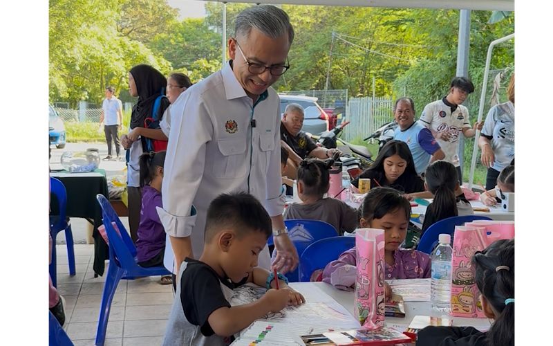 Pantau telefon anak, dorong anak bersukan – Fahmi