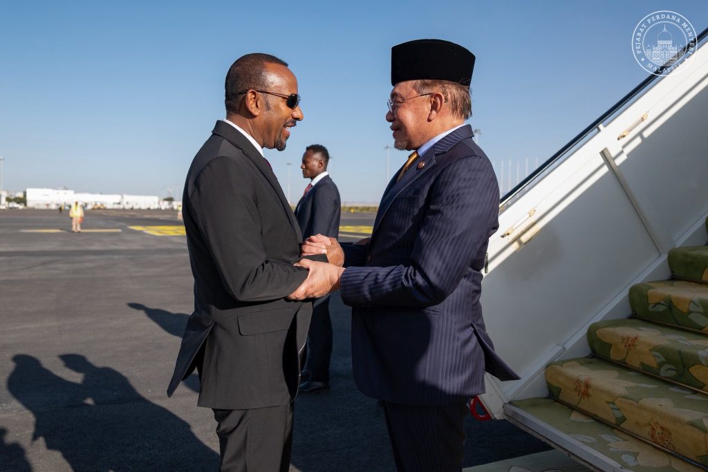 𝐌𝐢𝐬𝐢 𝐃𝐢𝐩𝐥𝐨𝐦𝐚𝐬𝐢 𝐌𝐀𝐃𝐀𝐍𝐈 𝐁𝐮𝐤𝐚 𝐋𝐞𝐦𝐛𝐚𝐫𝐚𝐧 𝐁𝐚𝐡𝐚𝐫𝐮 𝐇𝐮𝐛𝐮𝐧𝐠𝐚𝐧 𝐌𝐚𝐥𝐚𝐲𝐬𝐢𝐚–𝐄𝐭𝐡𝐢𝐨𝐩𝐢𝐚