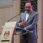 Anwar beri kata dua, seminggu untuk berubah atau turun jawatan