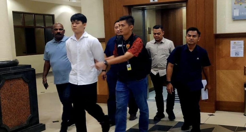 Pempengaruh didenda RM40,000 buat hantaran jelik beri sisa makanan kepada gelandangan