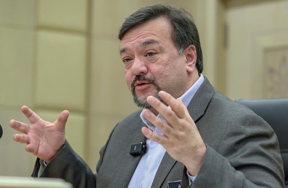 Kerajaan mampu kekal harga RON95 dua bulan sahaja lagi