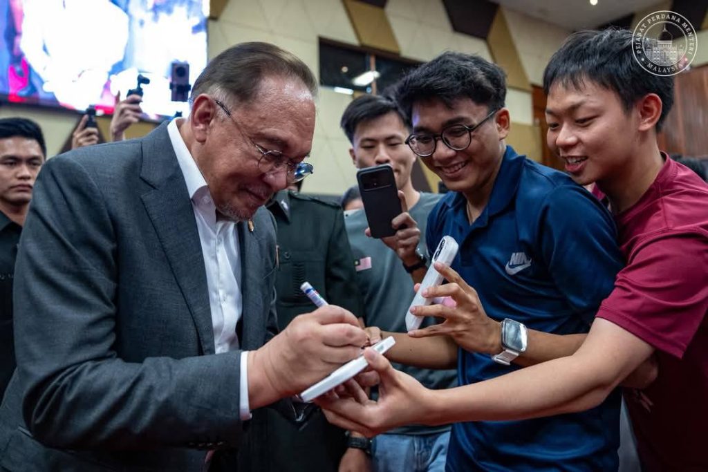 Universiti tidak harus sekadar menjadi kilang mengeluarkan tenaga kerja- PM