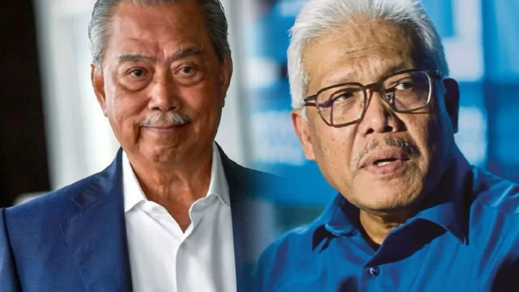 Muhyiddin akui janggal duduk sebelah Hamzah di Dewan Rakyat