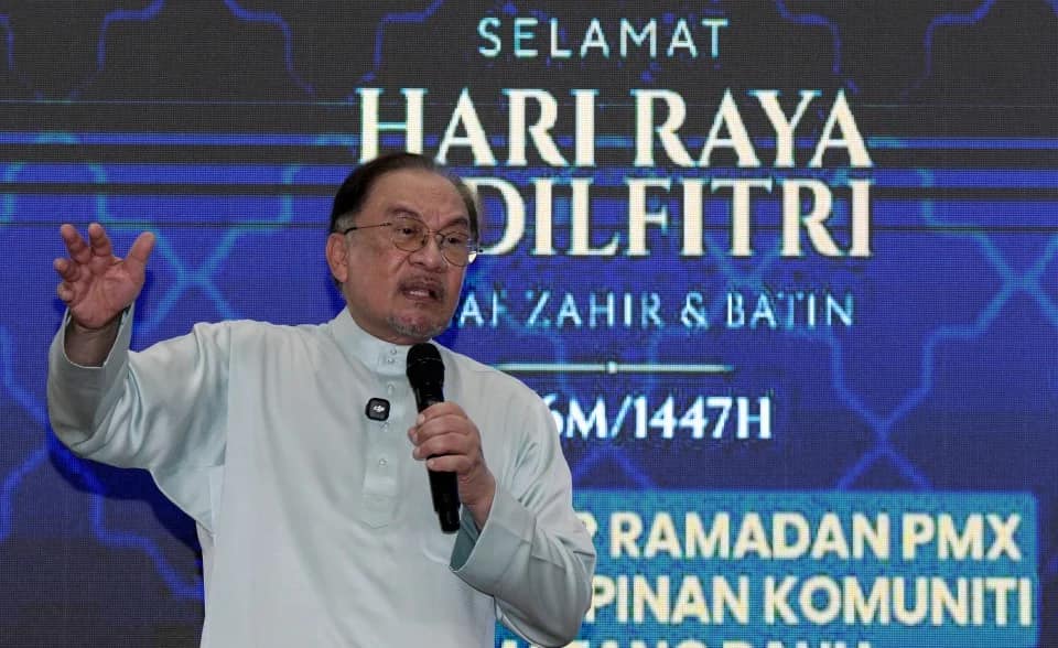 Anwar jelas punca harga bahan api melambung