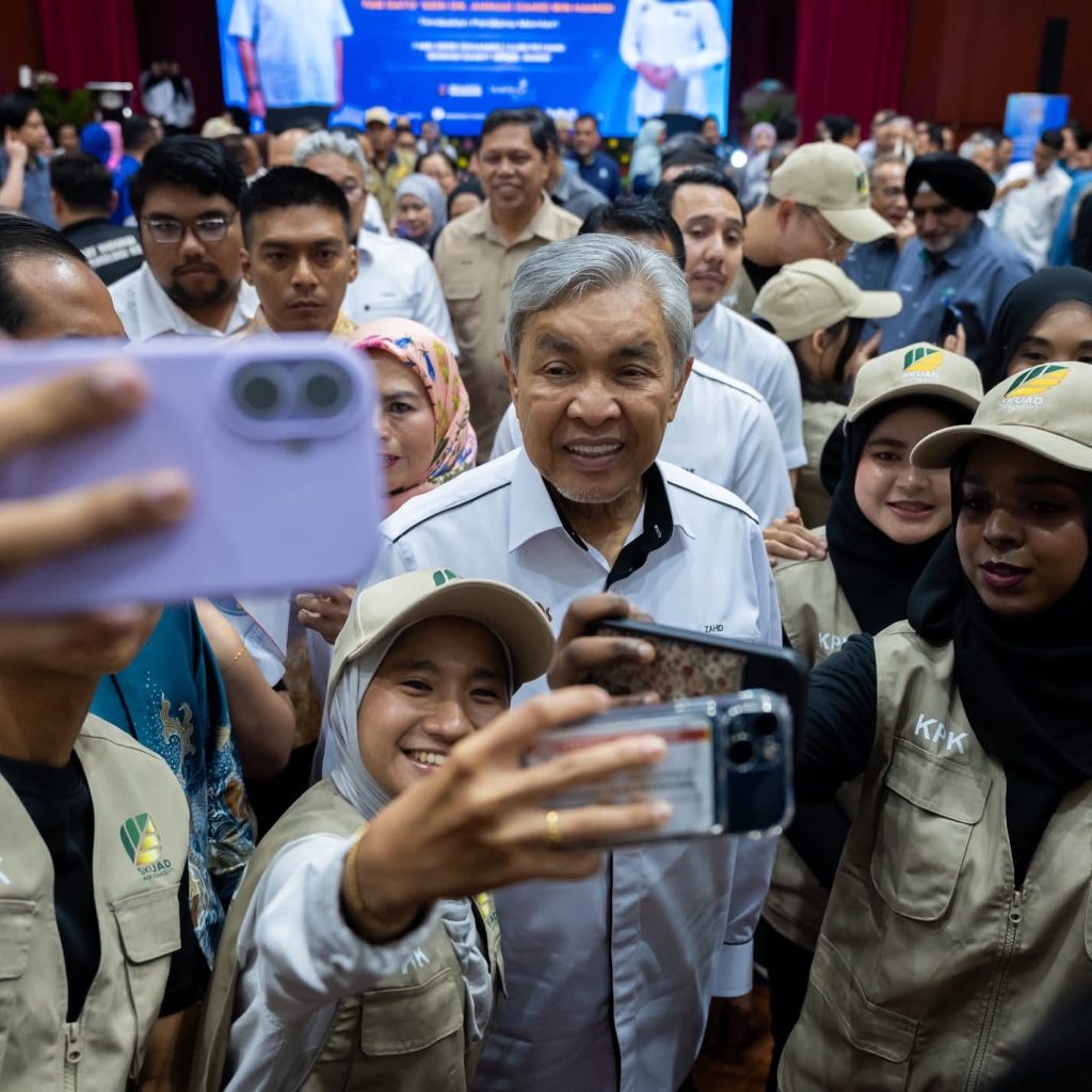 UMNO, BN selesa bekerjasama dengan PH dalam kerajaan – Zahid