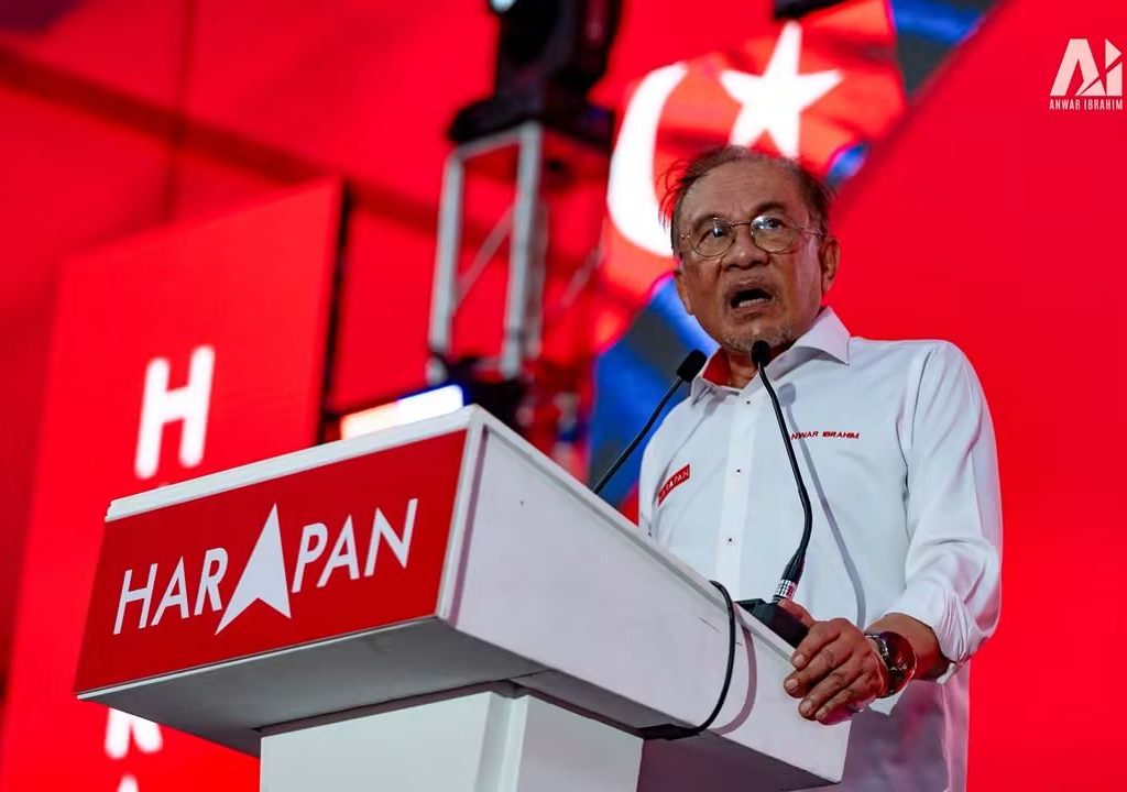 TMJ anggap saya sahabat, jangan lagi tunggang institusi diraja – PM