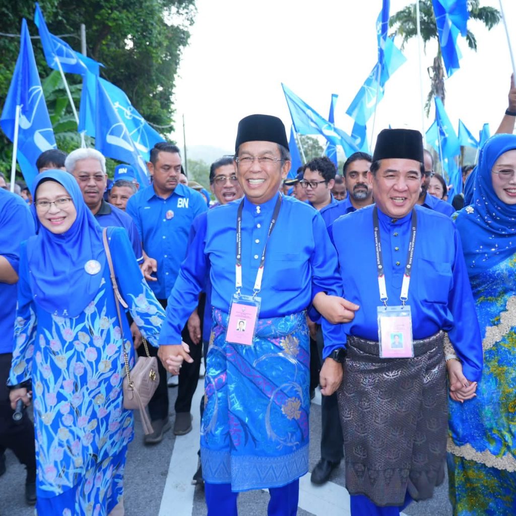 “Gelombang biru benar-benar luar biasa”