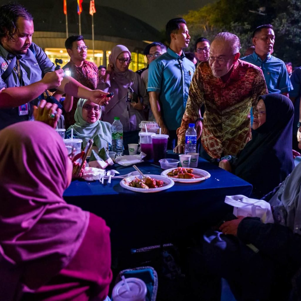 Anwar arah selesai isu rumah generasi kedua FELDA dipercepat