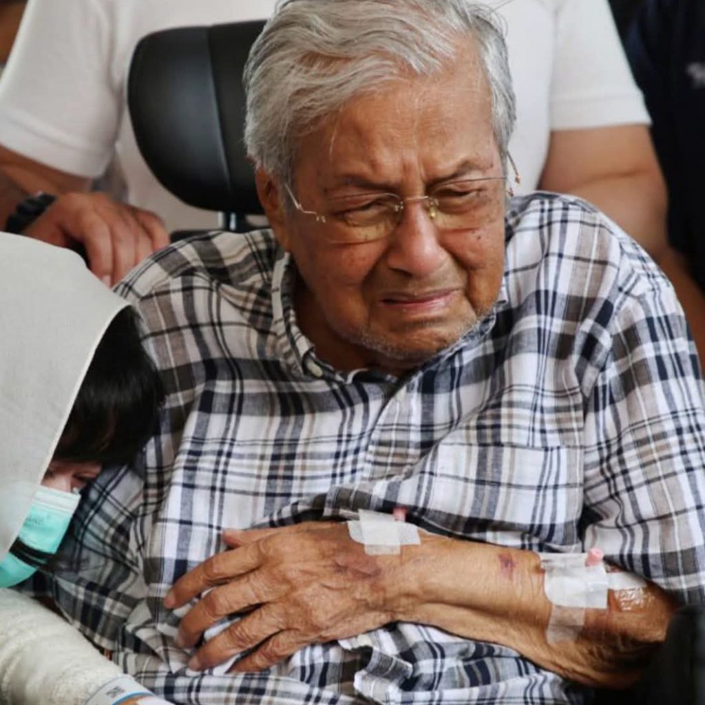 Air mata Tun M tumpah lagi….